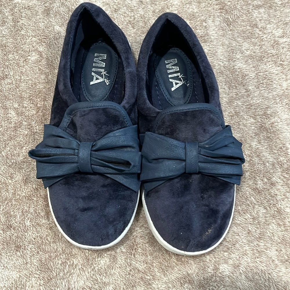 Girls slip on sneakers